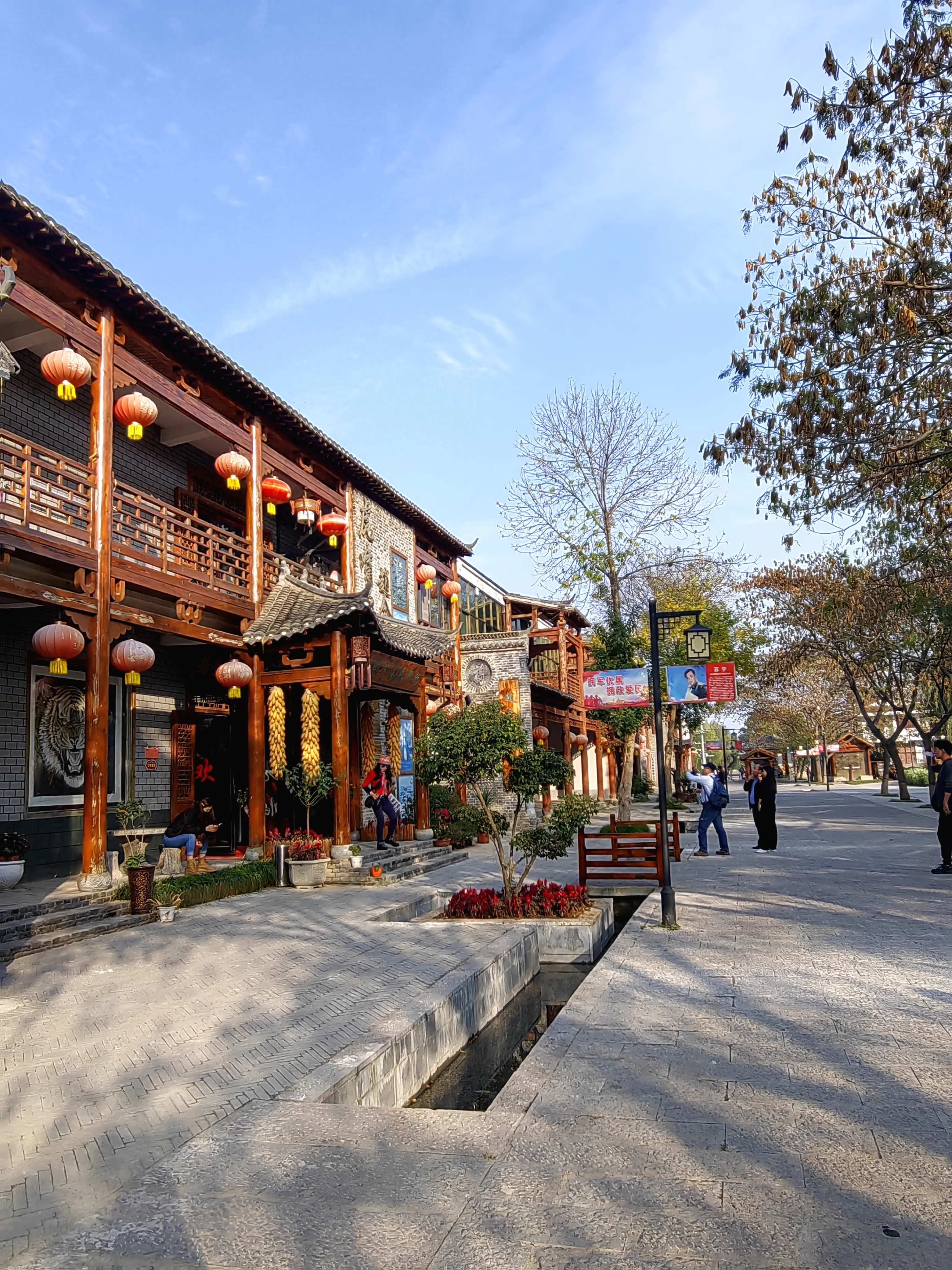 纸上生金虎虎生威最美河南两岸媒体采访团走进画虎村