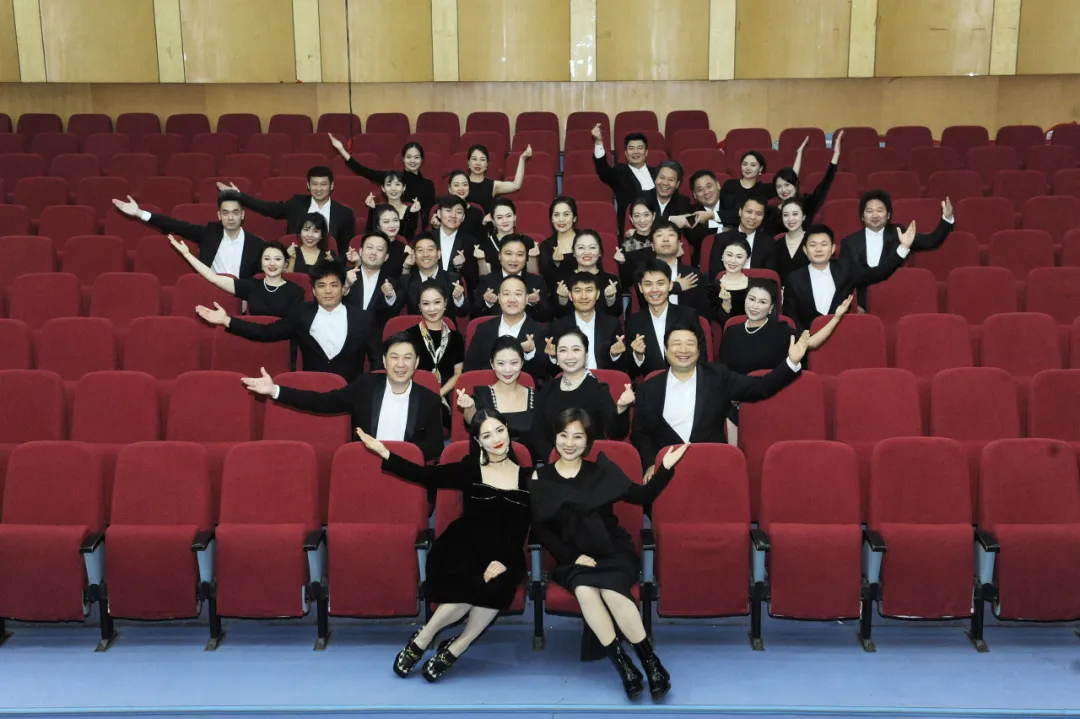 河南省歌剧团是隶属于河南歌舞演艺集团的一支专业声乐表演艺术团体.