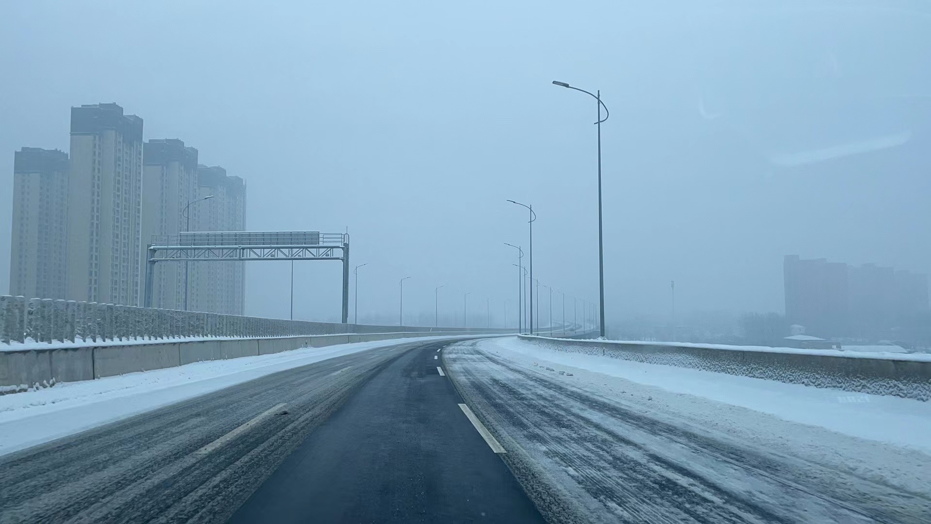 河南将迎大范雨雪寒潮：大雪暴雪、气温“跳水”10到15度
