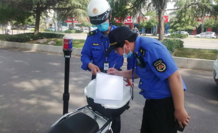 安阳市龙安区城管执法局开展队容风纪日常检查工作