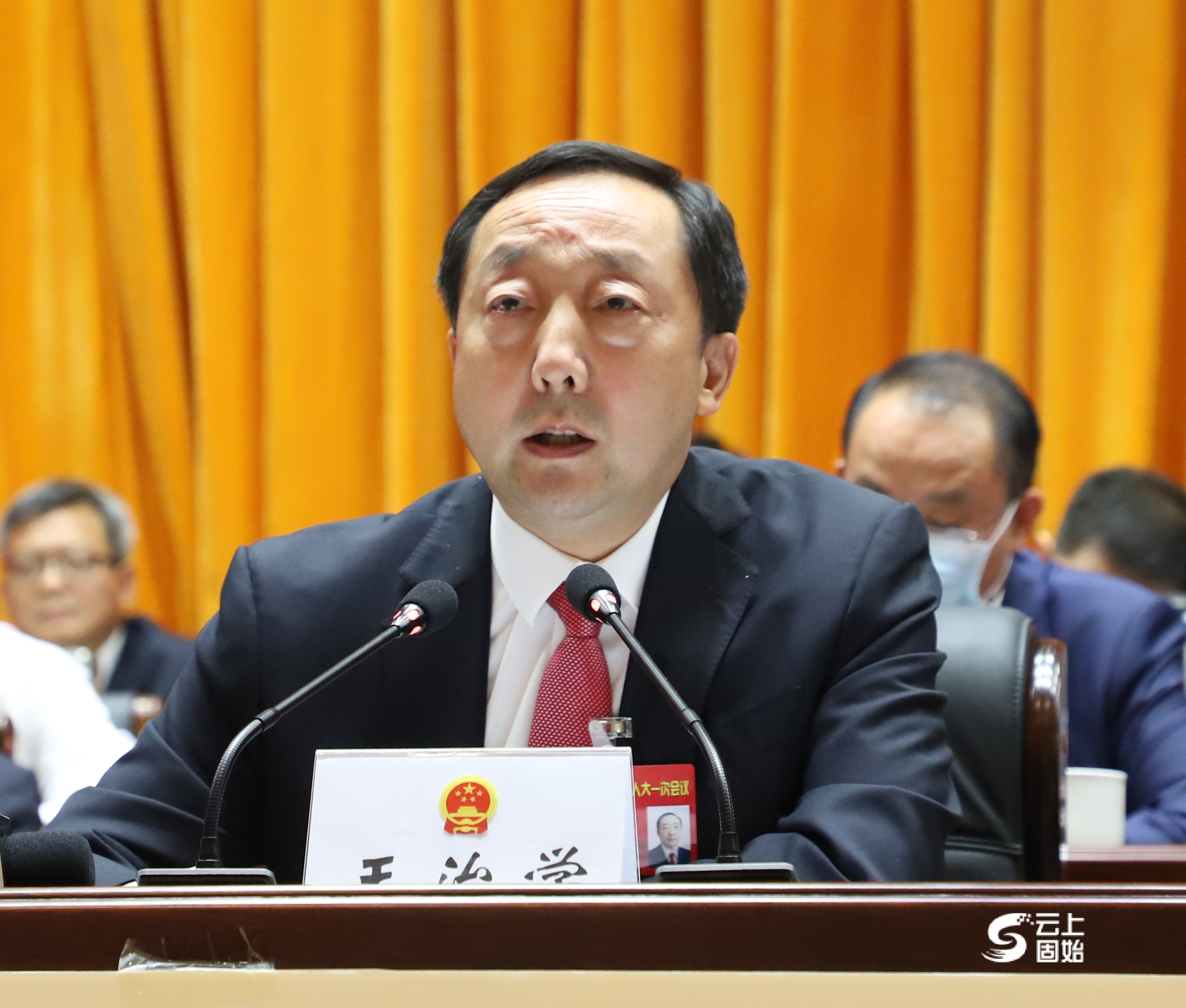 杨浩威当选为固始县人民政府县长