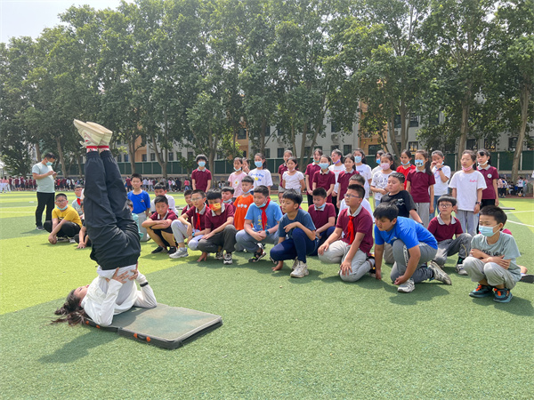 郑州市金水区金桥学校求真课堂齐研磨师徒结对传帮带
