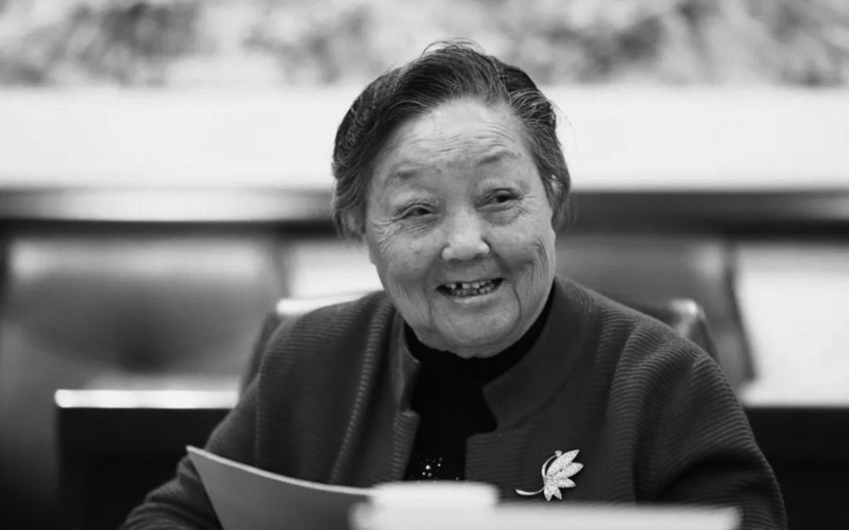 缅怀大师！马金凤近百岁仍“挂帅”演唱：给观众唱戏是我这辈子最大的事