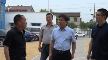 获嘉县县长杨新意慰问驻村帮扶工作队