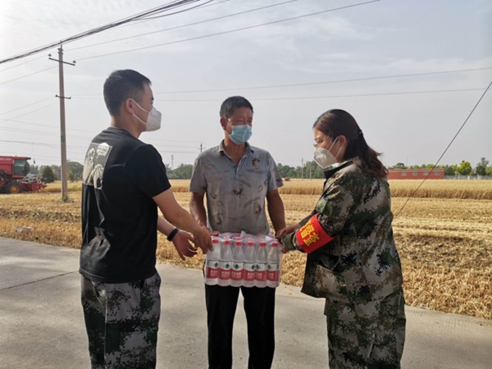 许昌市襄城县为农机手提供全方位服务