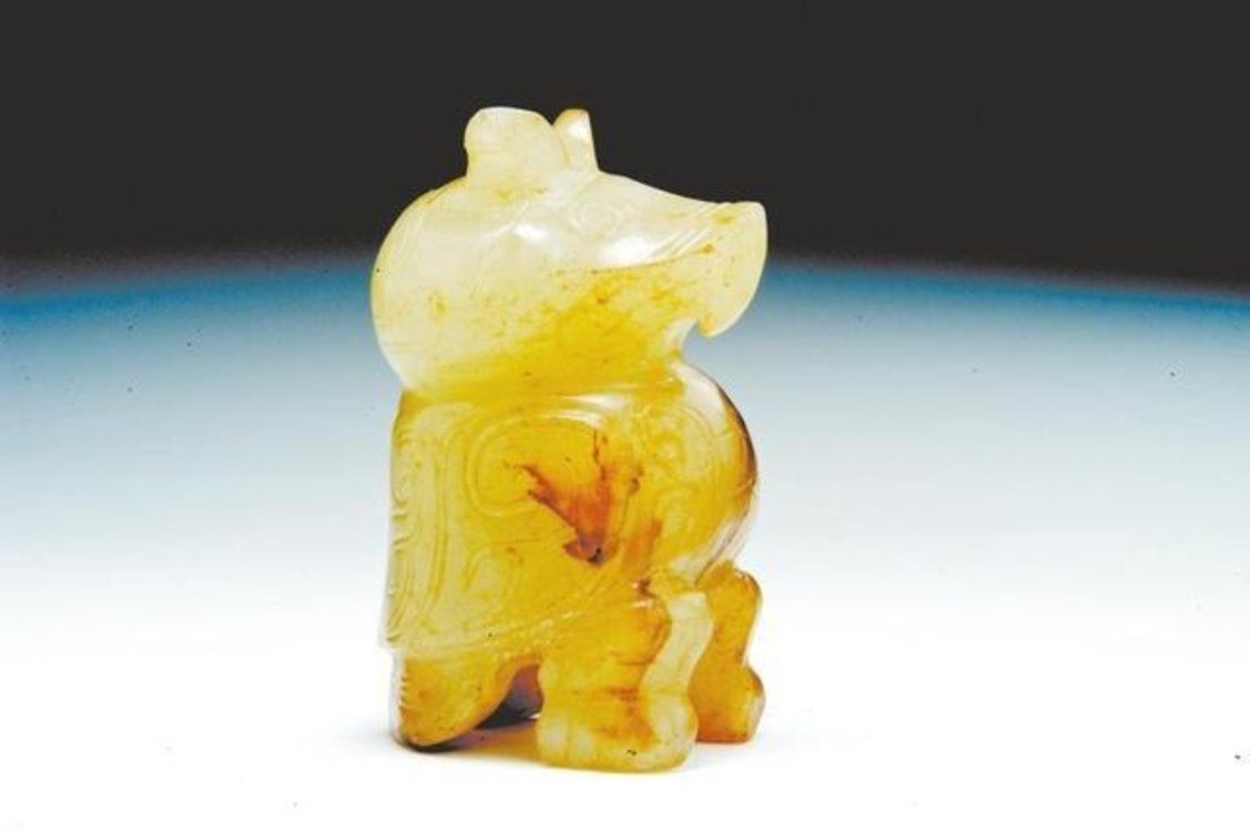 行走河南读懂中国丨探访新乡市博物馆——“骨骼惊奇”，商代牛首爵顶个盖儿