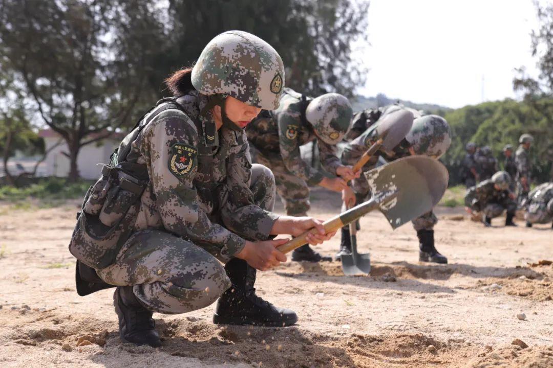 师宣传队女兵图片