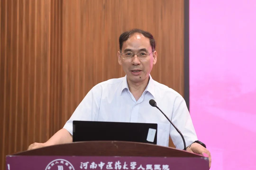 主任医师唐宋,河南中医药大学副校长张加民依次发言王云龙教授简介