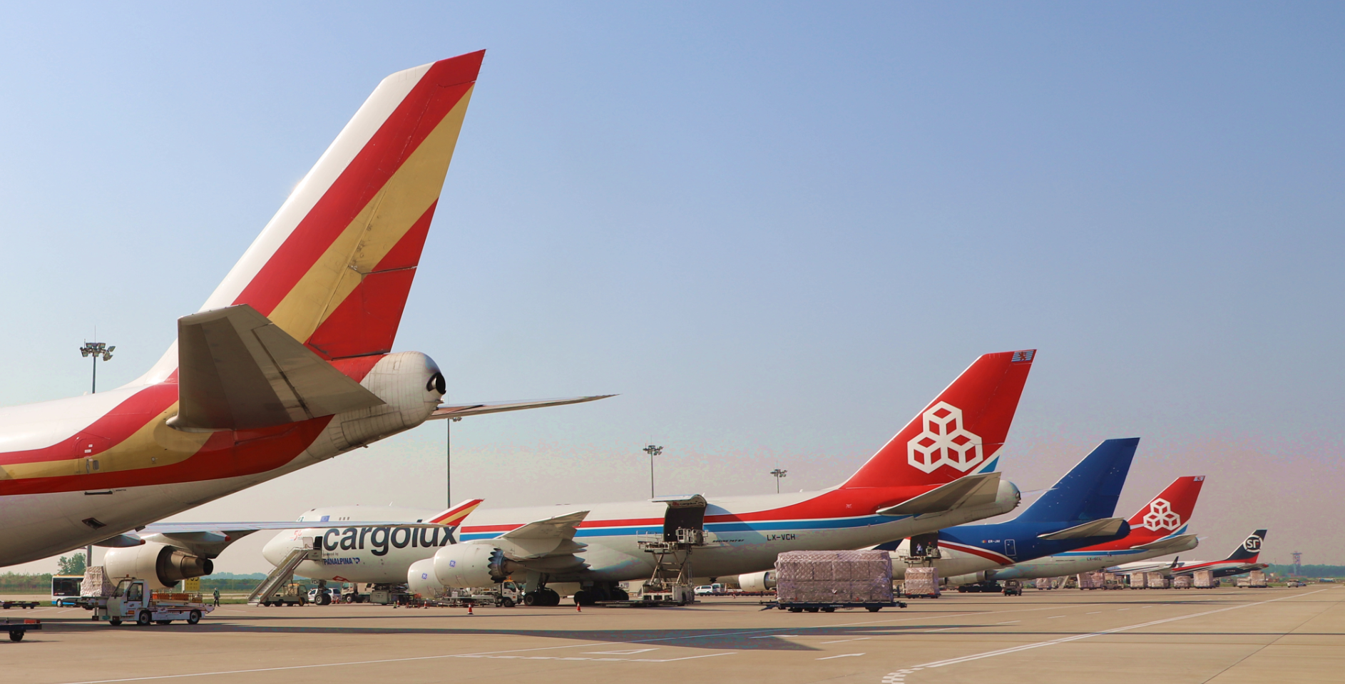 空中丝路“五周年”！郑州机场48条全货机航线全球飞出“国际范”