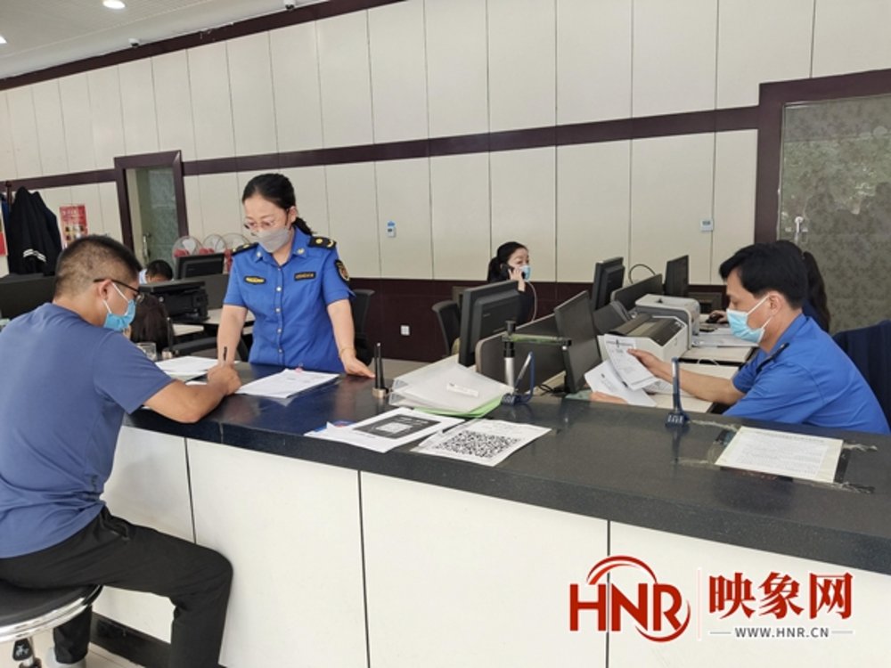 平顶山卫东区优化行政审批流程 努力打造便民服务“样板间”