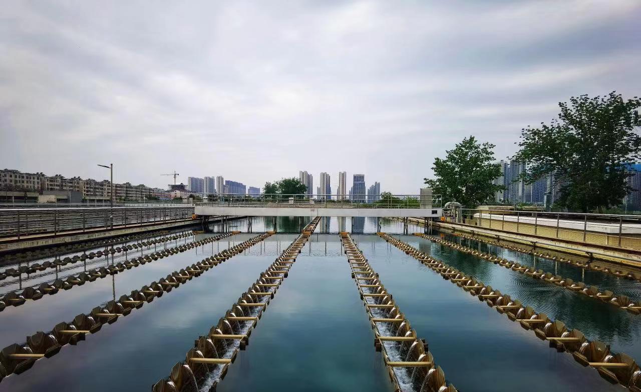 郑州自来水公司日供水量三创新高 普通市民该如何节约用水呢？