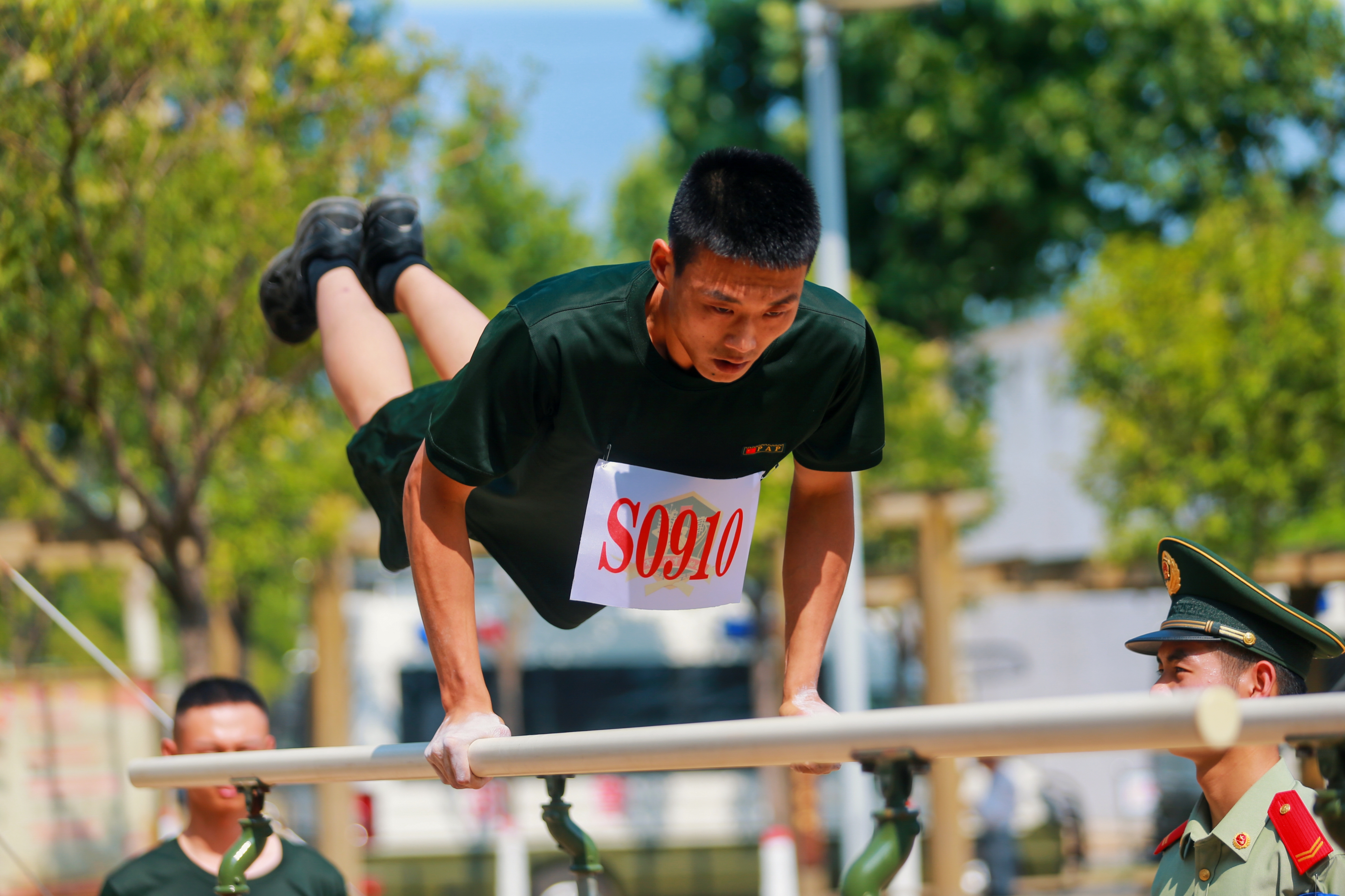 火热来袭武警郑州支队军事体育运动会超燃现场