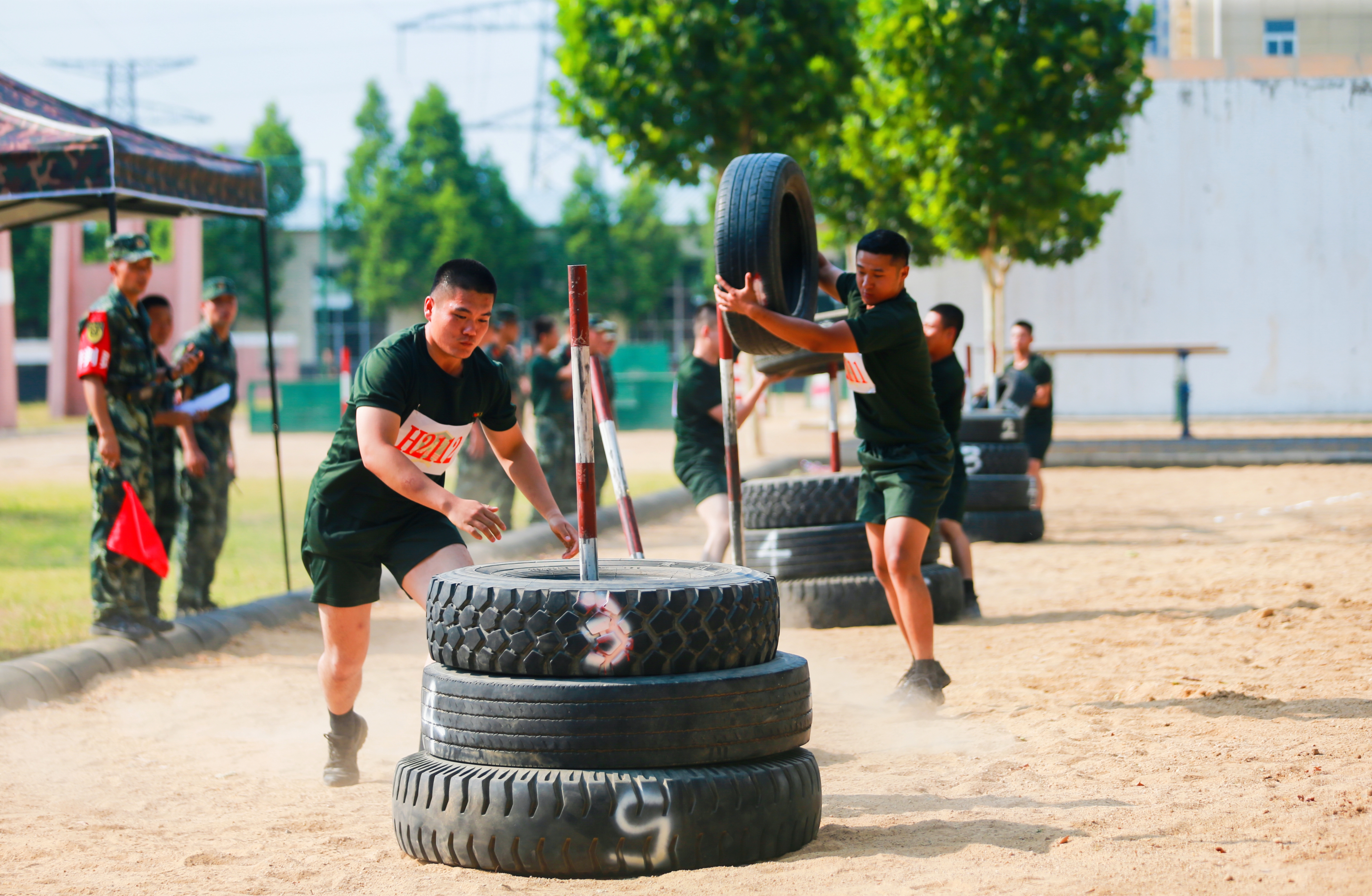 火热来袭武警郑州支队军事体育运动会超燃现场