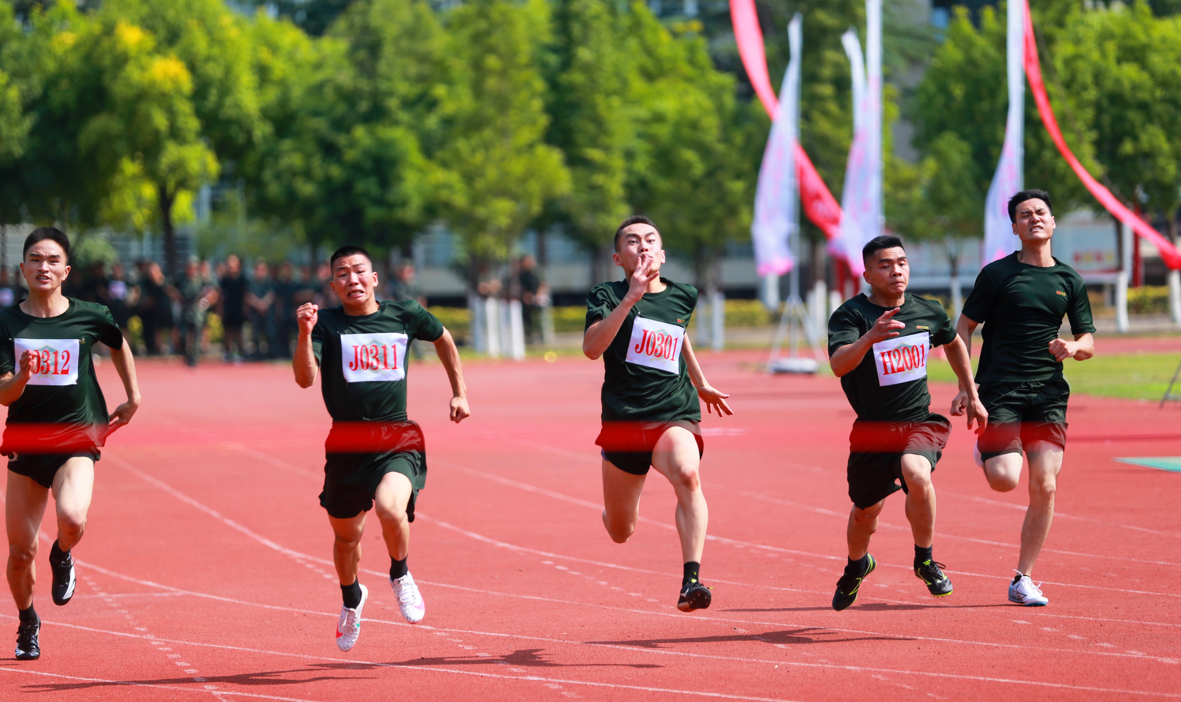 火热来袭武警郑州支队军事体育运动会超燃现场