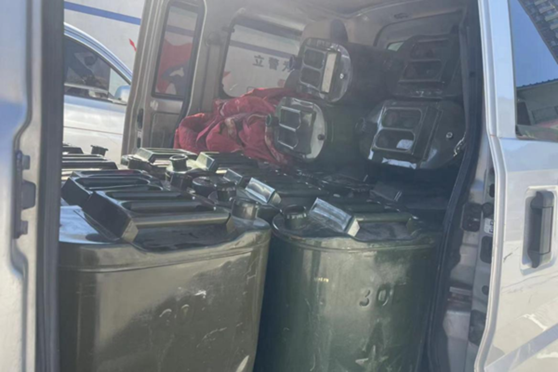 濮阳市城乡一体化示范区查处一“黑加油点”