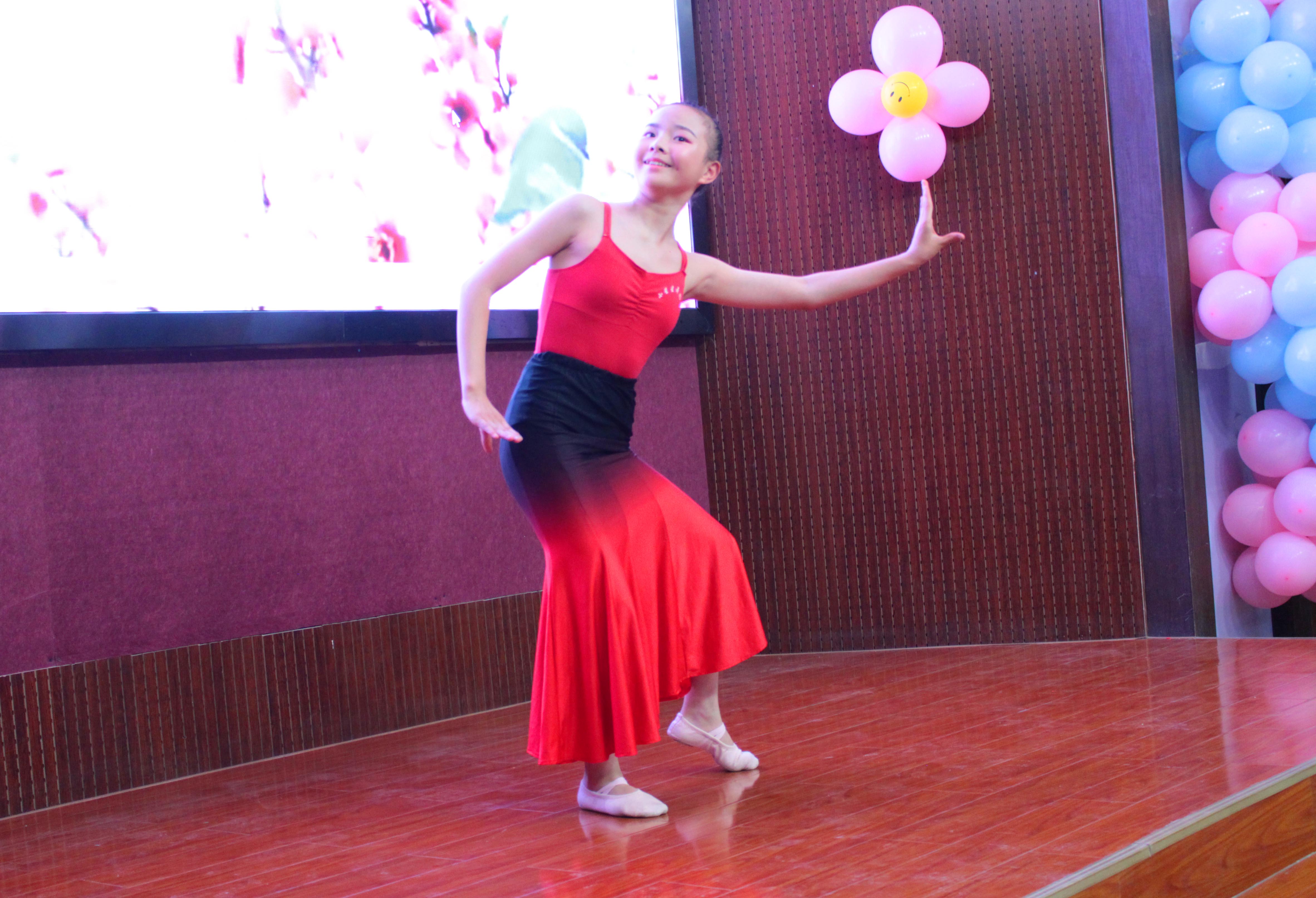 洛阳市城乡一体化示范区福民巷小学举行六年级学生毕业典礼