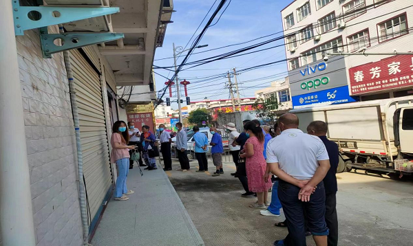 商城县达权店镇汪埠村组织党员公益性岗位人员免费体检
