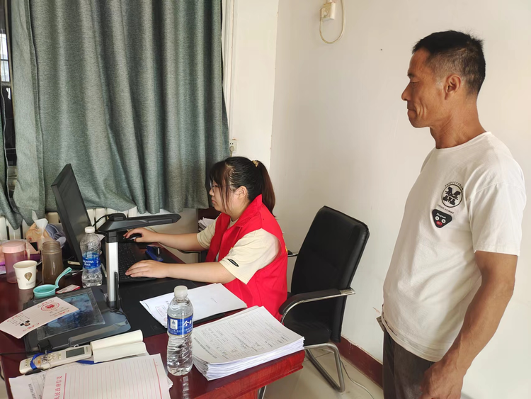 安阳市殷都区安丰乡大学生暑期返家乡社会实践活动纪实