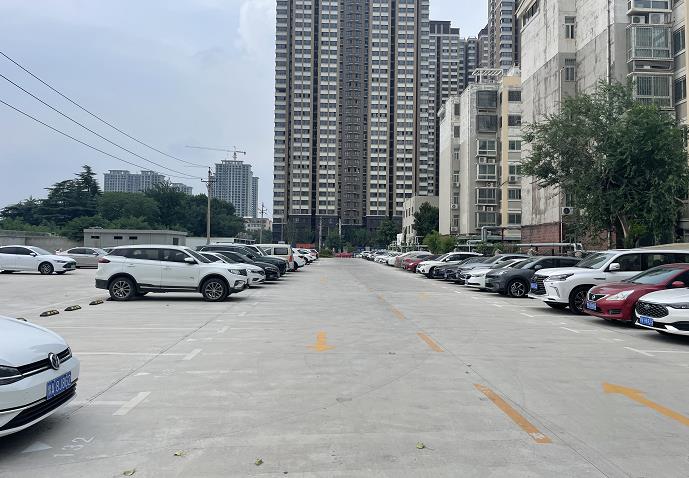 自8月9日起至9月9日，郑州市管城区首小时停车免费，详细停车场信息在这里