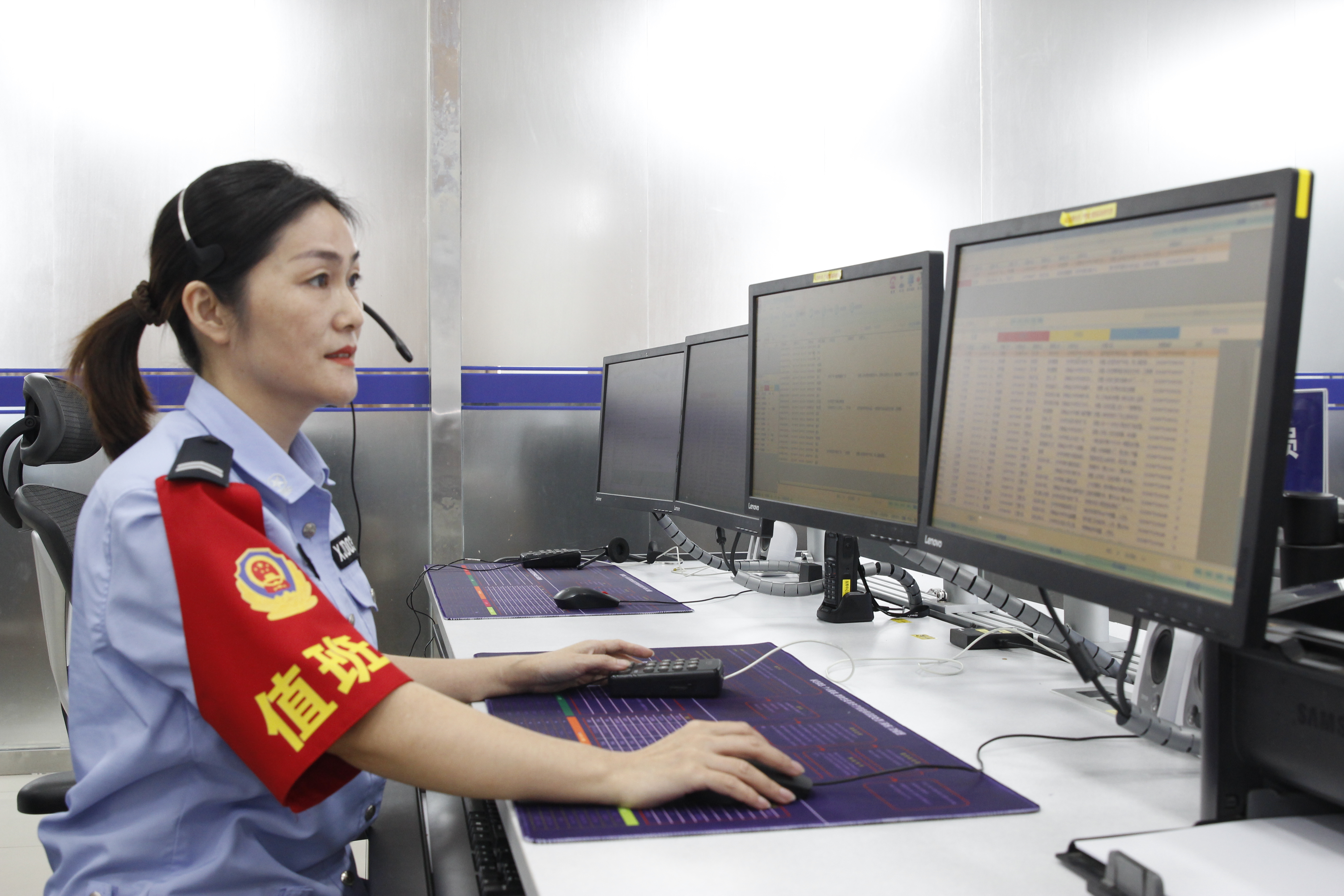 汝州优秀110接警员何香敏