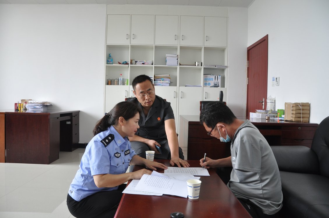 鹤壁市淇滨区法院力促和解25万元赔偿款当场履行