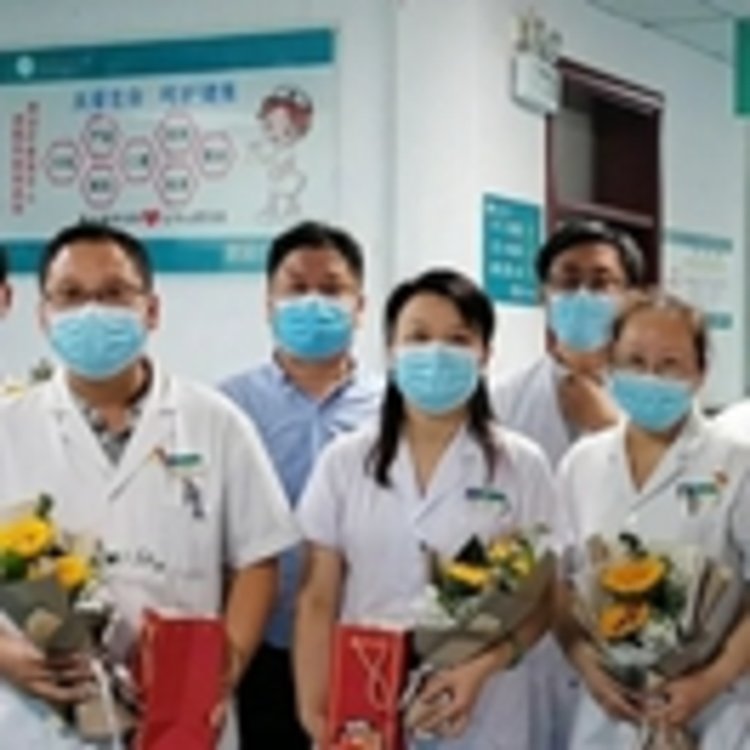 安阳市中西医结合医院举行中国医师节系列庆祝活动