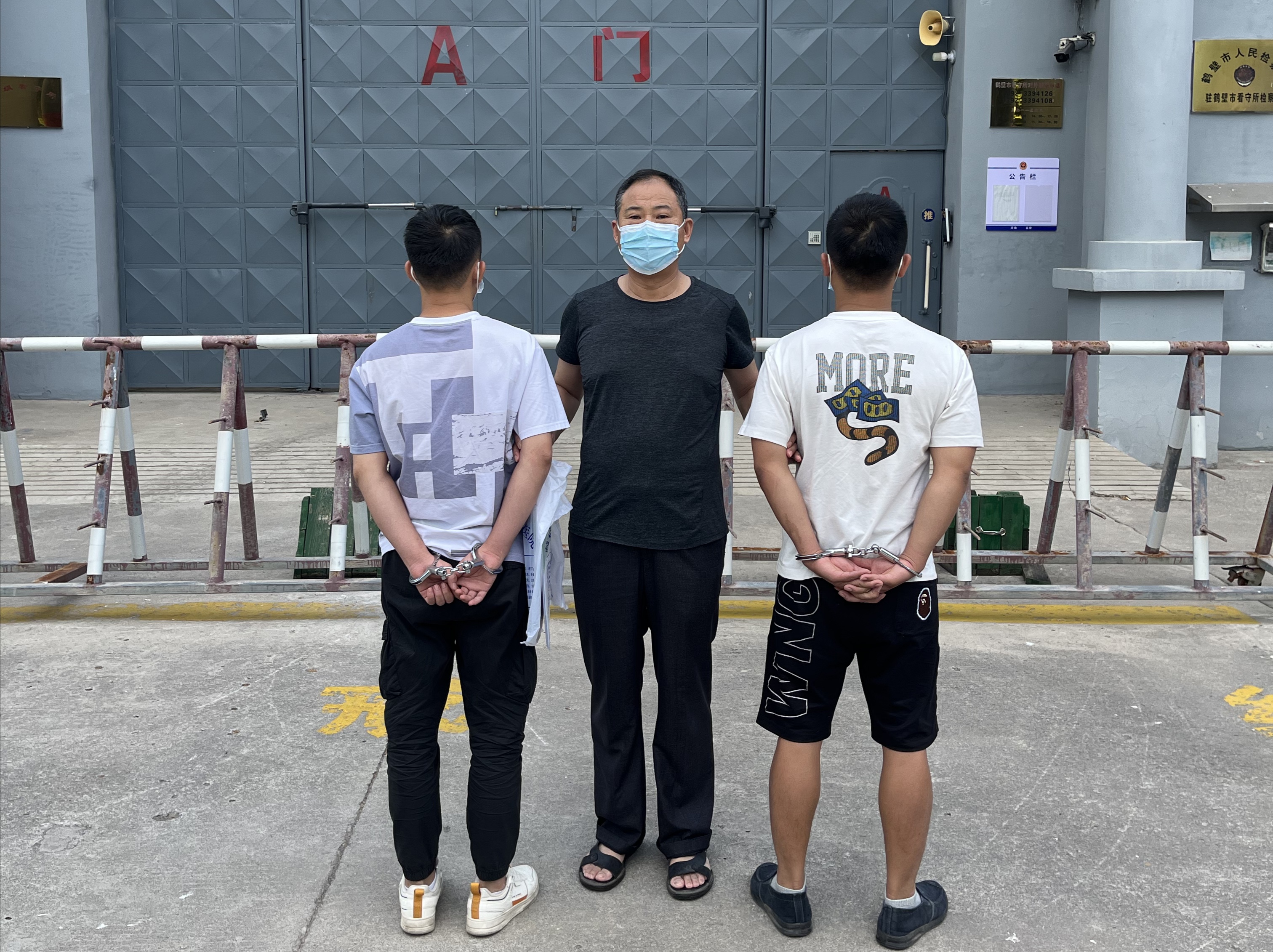 专业开锁只为盗窃鹤壁山城警方现场破获一起盗窃案