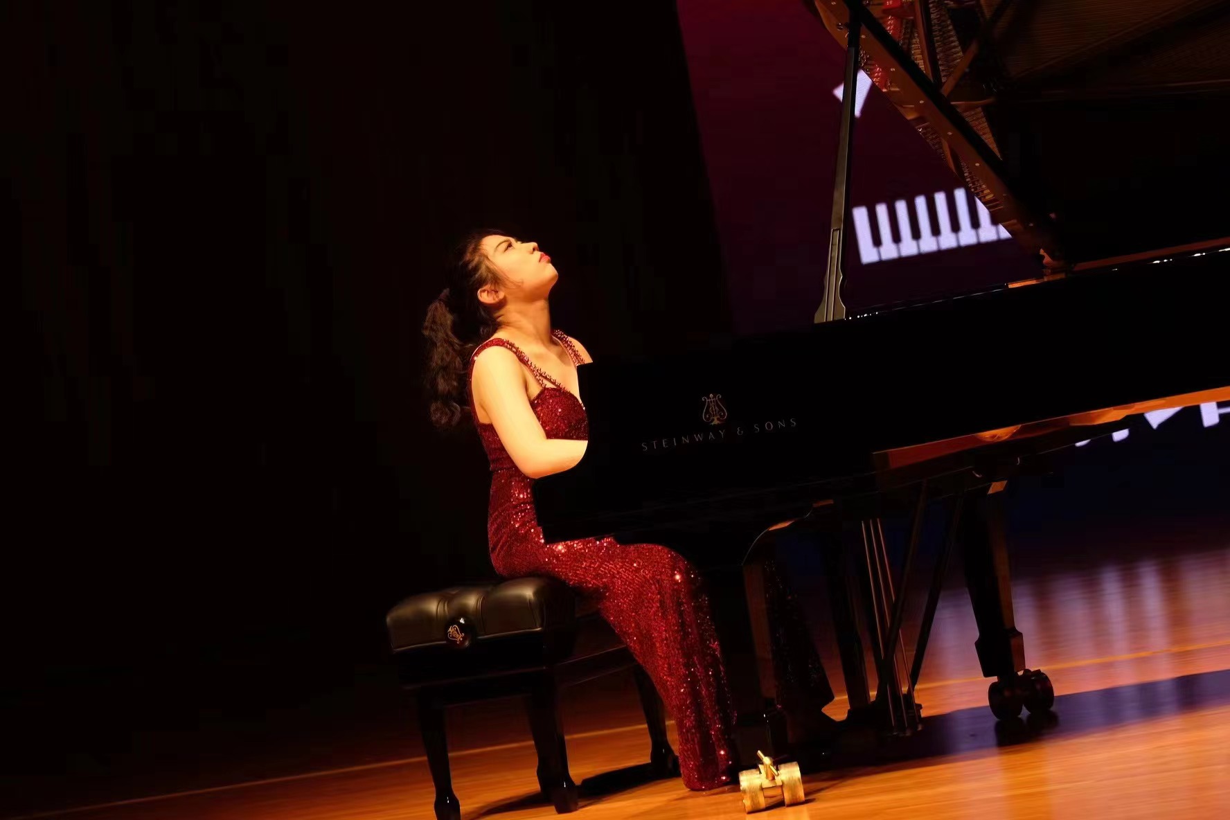 钢琴家罗维携冰火之歌燃情郑州大剧院山河艺术节