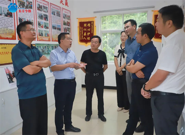 信阳市民政局一行到商城县汪桥镇调研指导特困供养人员照料护理改革