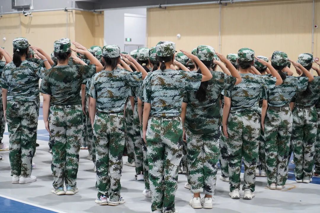 军训落帷幕梦想新起航郑州一中高新实验中学军训暨结营仪式