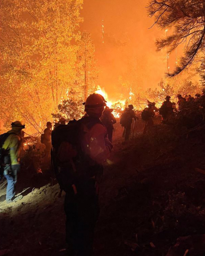 美国加州山火蔓延 威胁大量居民