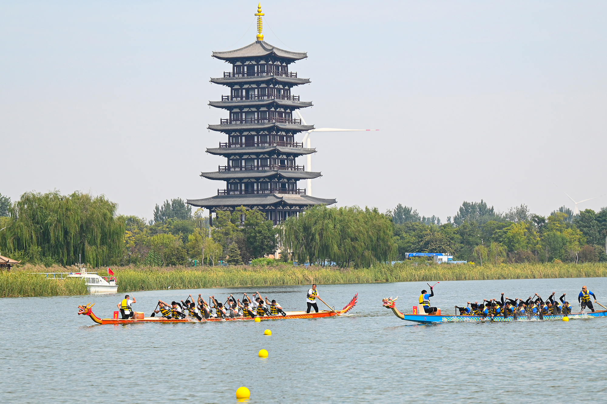 河南省第十届中华轩辕龙舟大赛濮阳南乐站举行-大象网