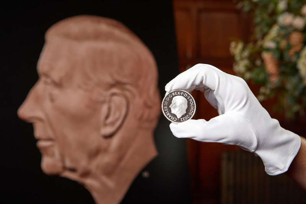 英国皇家铸币厂公布查尔斯三世的硬币肖像