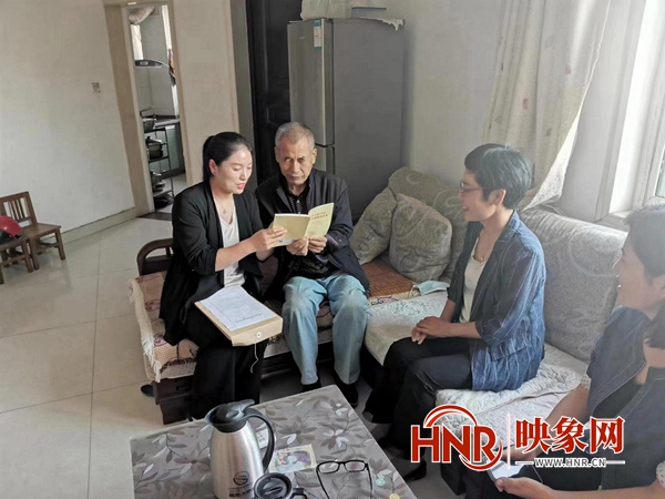 漯河市源汇区审计局组织开展“国庆送学、重阳敬老”活动