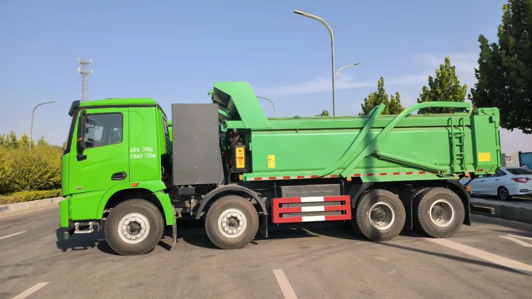 安阳市首批新能源建筑渣土清运车正式投入运营
