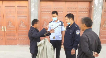 桐柏公安：走访途中遇争端 民警帮助解疑难