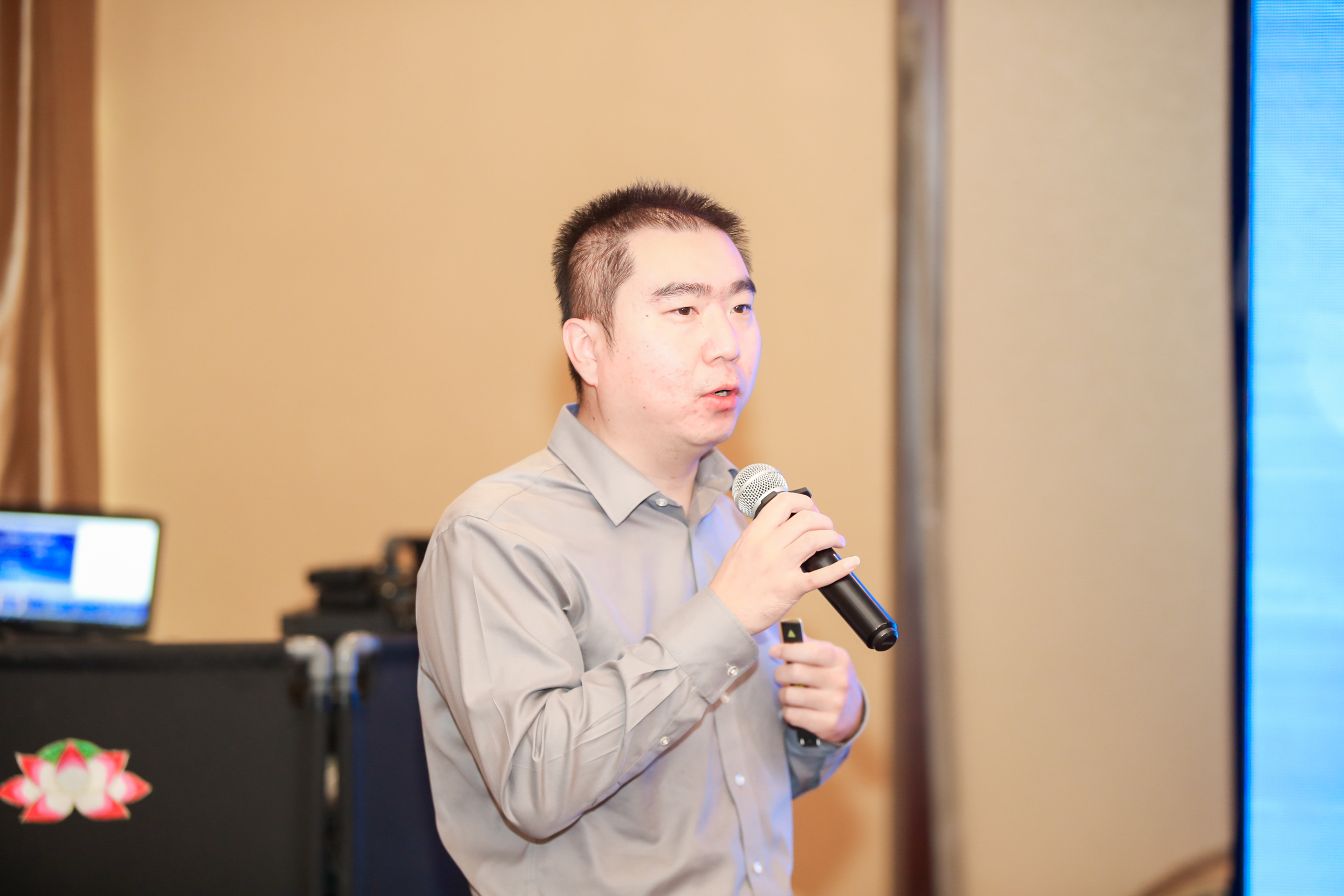 首页>开封>正文>宇通氢燃料商务车已安全运行超4千万公里张龙海在会上