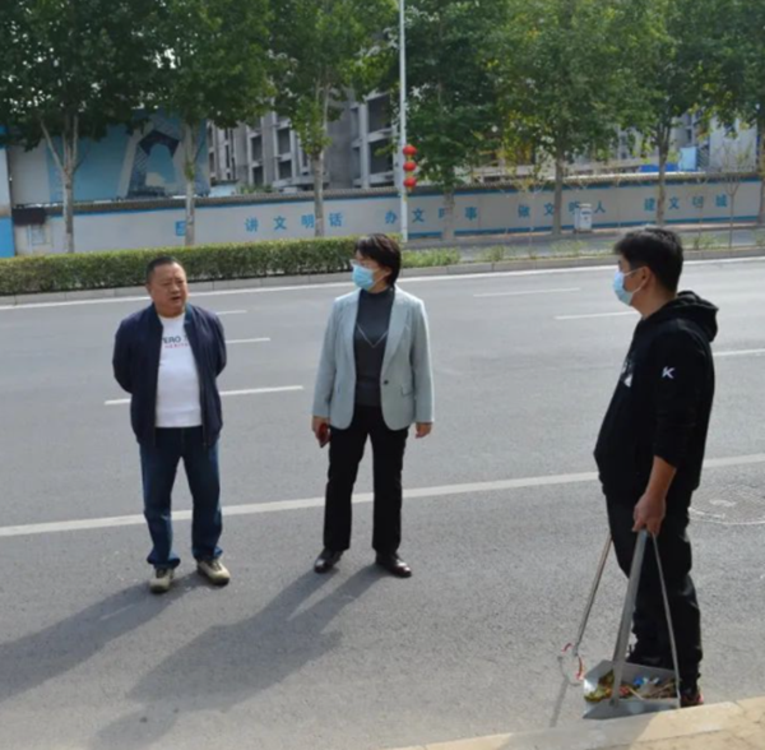 濮阳县人民检察院党组书记、检察长马莲督导检查文明城市创建工作