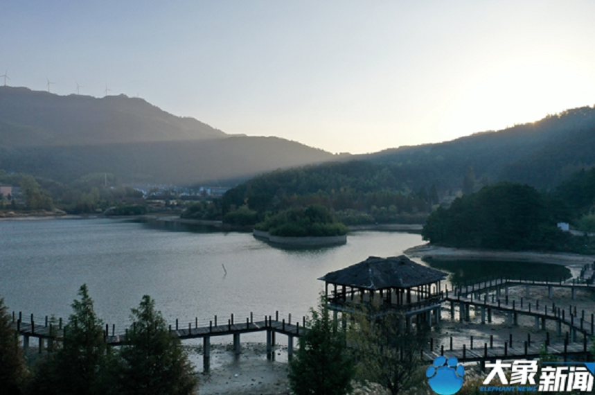 清晨 在信阳黄柏山邂逅最美的秋色