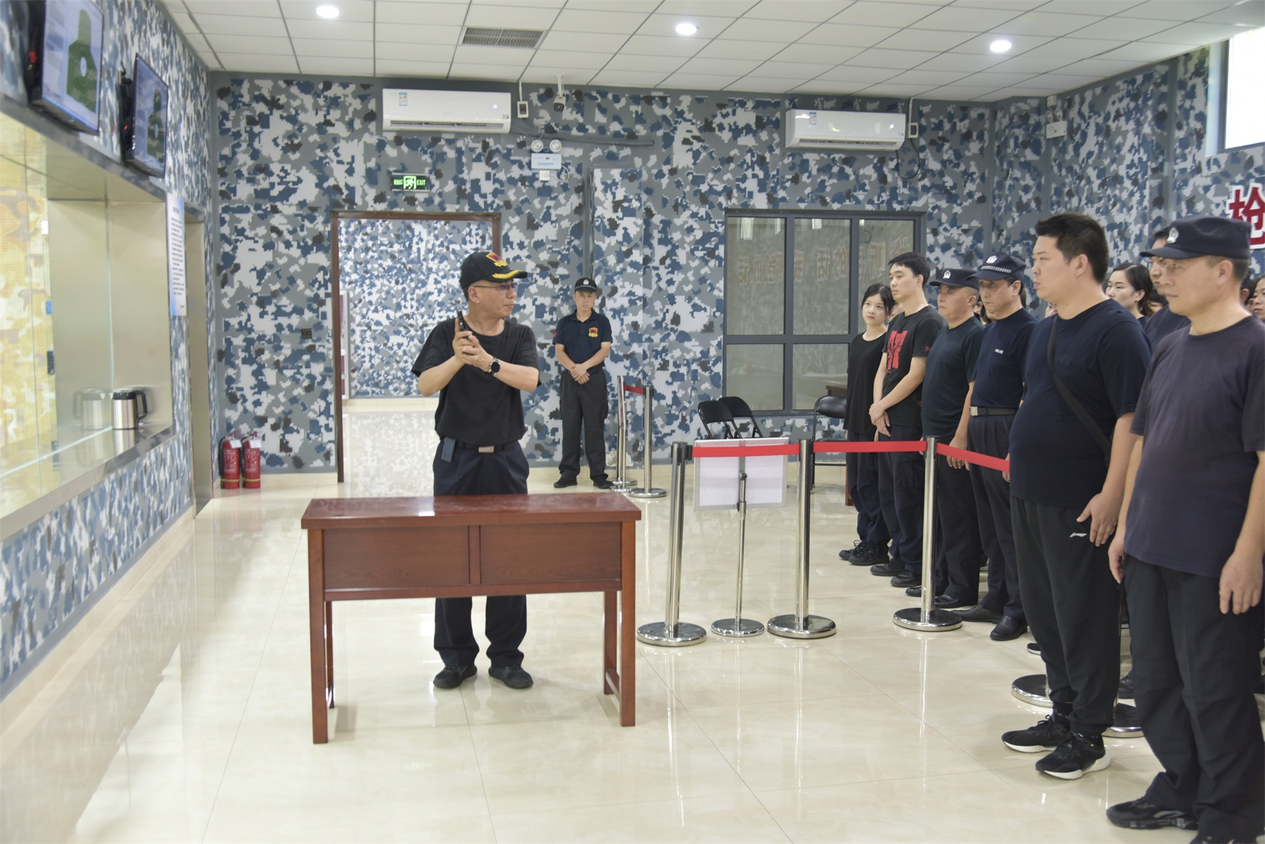 信阳市公安局浉河分局金牛山派出所民警杨建新军营到警营初心不改勇