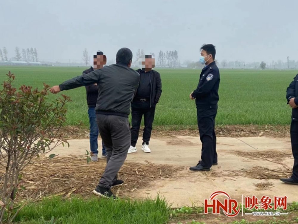 漯河：村民因田地边界起纠纷，民警丈量土地化解多年积怨