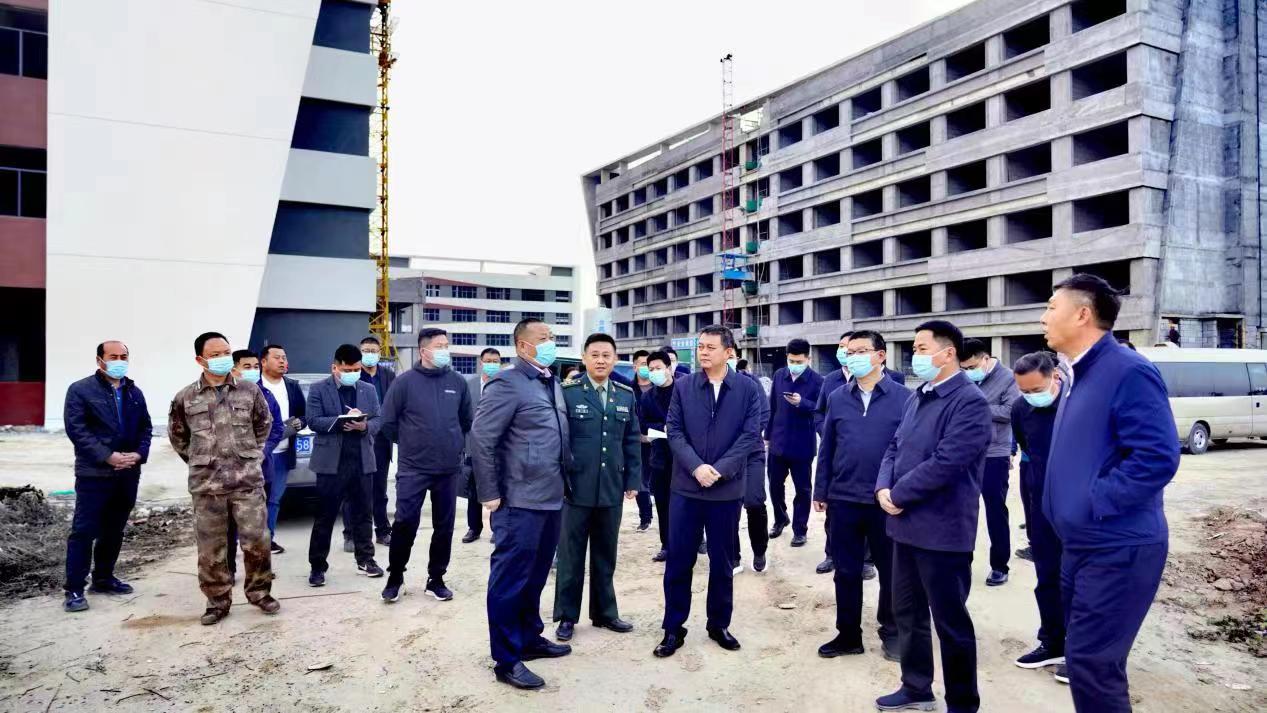 县人大主任陶长生,县人武部上校部长唐骅,县委办主任翟世胜,以及相关