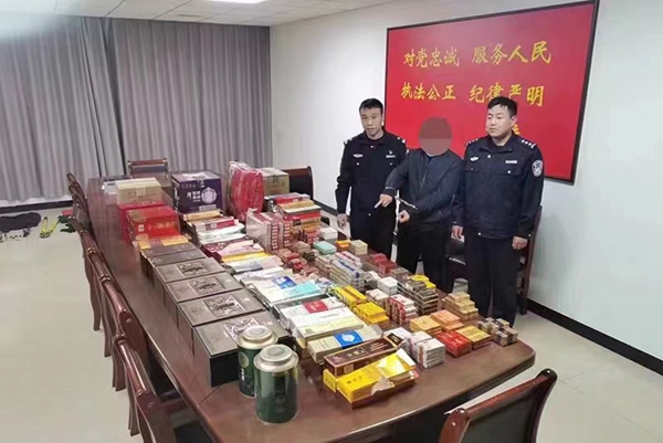 液压钳剪锁连盗4起门店烟酒现金 这个惯犯在漯河“落网”