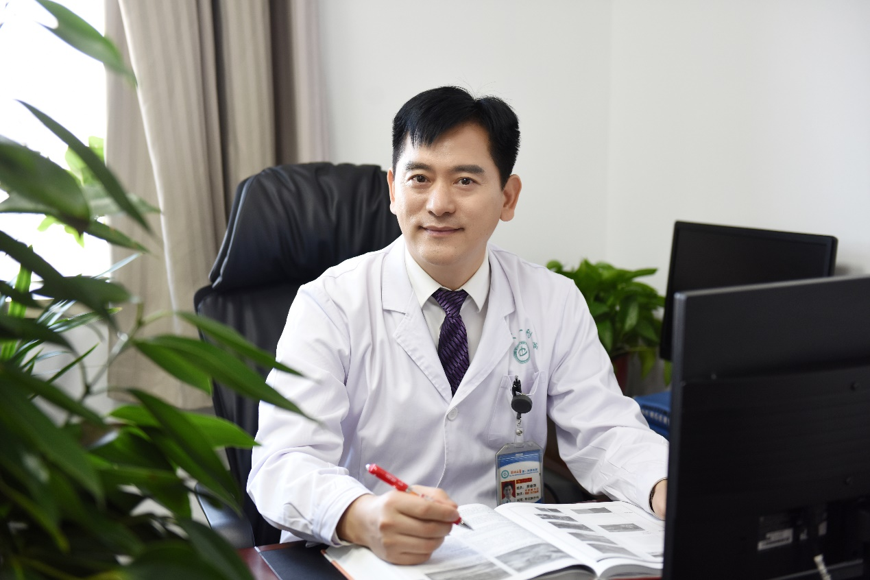 首页>河南信息广播>正文>殷德涛教授照片主编简介殷德涛,郑州大学第一