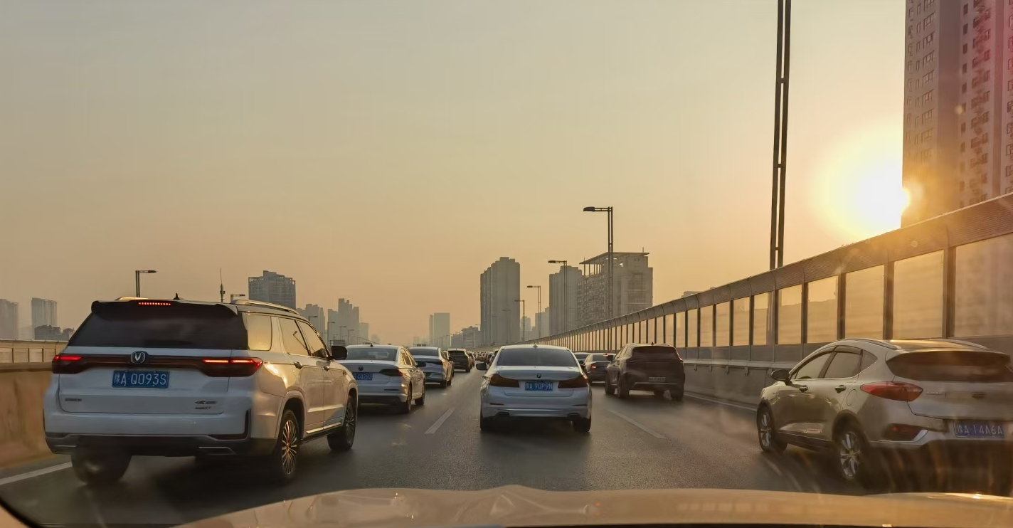 首页>原创>正文"我早上7点半从西三环去北三环,没想到这么堵.