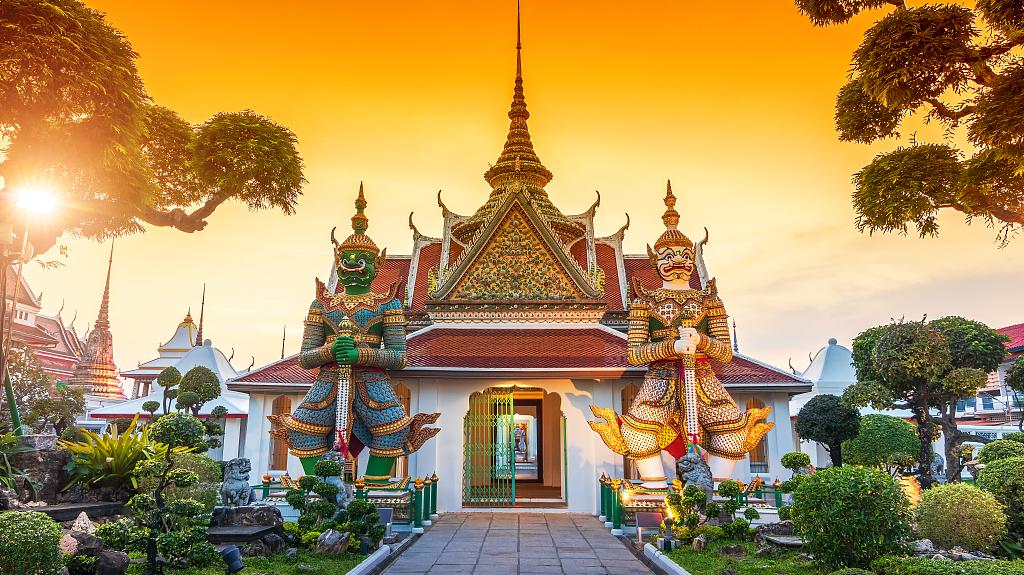 泰国庆祝今年迎来1000万旅客人次，总理巴育迎接外国游客
