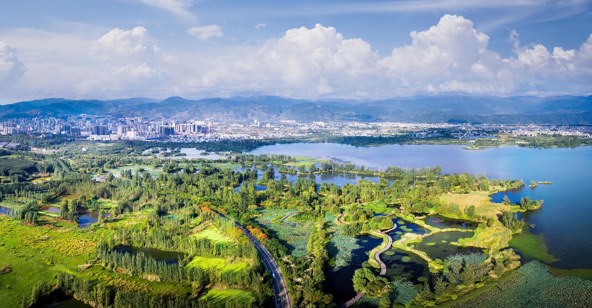 首页>私家车999>正文>凉山西昌邛海国家级旅游度假区,景区与西昌城区