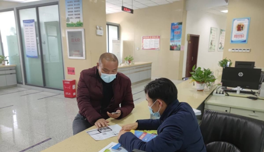 唐河县：让优质服务打开真情服务群众的“方便之门”