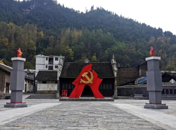切实发挥红色旅游重要作用