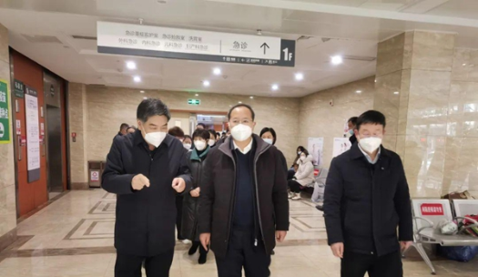 南阳卧龙区委领导深入市第一人民医院专题调研优化疫情防控措施落实情况